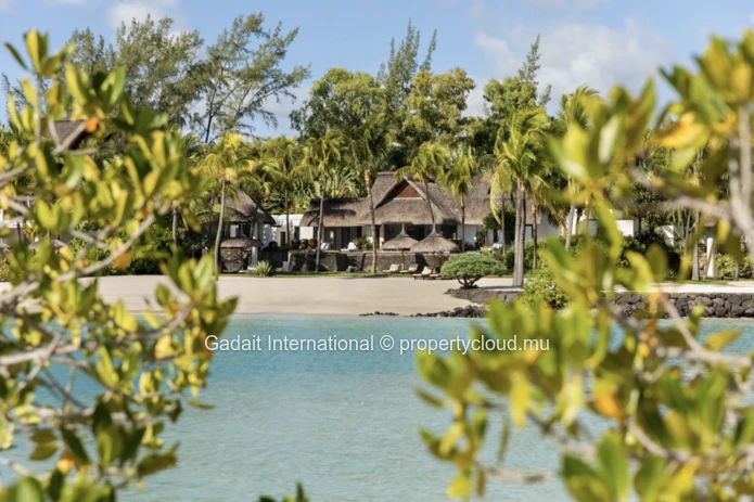 Villa de luxe en bord de mer à vendre | Plage privée et vues sur l'Océan Indien