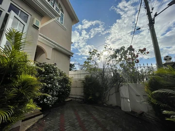 6 Bedroom Villa