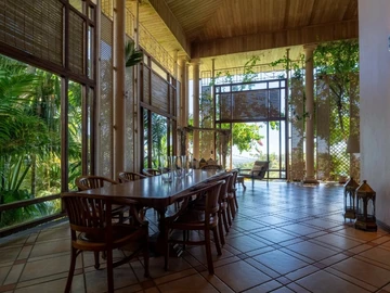 6 Bedroom Villa