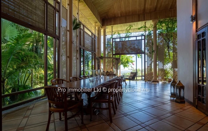 Executive House for Sale , Prestigious Floreal Area.