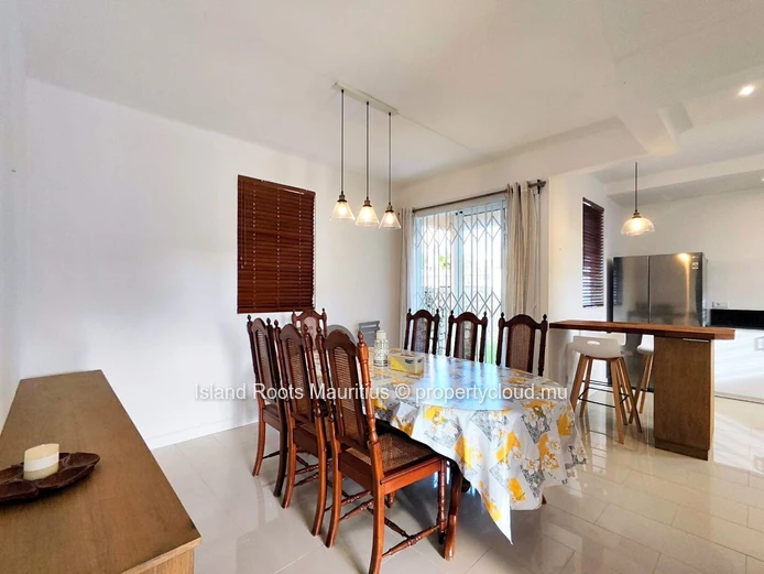 Charmante maison de 4 chambres en location à Trou aux biches