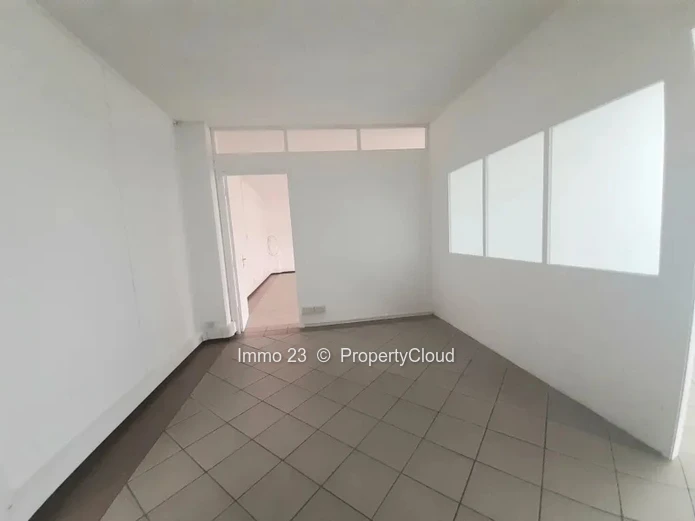 Office - 126m2 - Quatre Bornes - Ref. BU53960LO