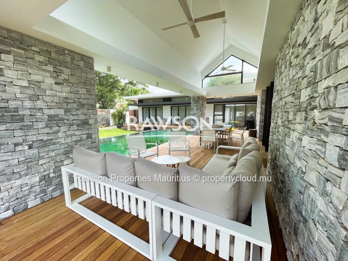 4 Bedroom Luxury Villa | Pool & Garden | Péreybère | Accessible To Foreigners | €