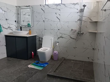 5 Bedroom Villa