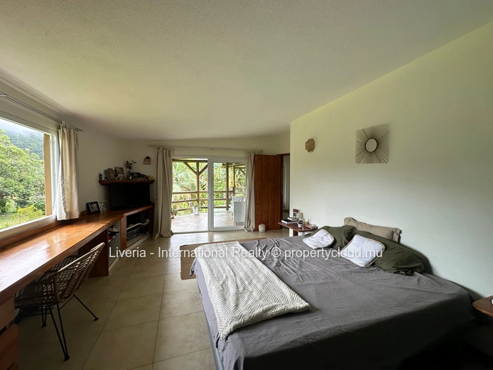 Propriété Privée de 5 Chambres sur 3 500 m² au Domaine de la Grave