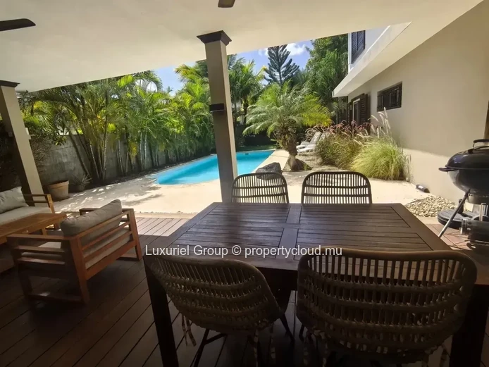 Contemporary Villa for Rent-Large Garden and Modern Comfort