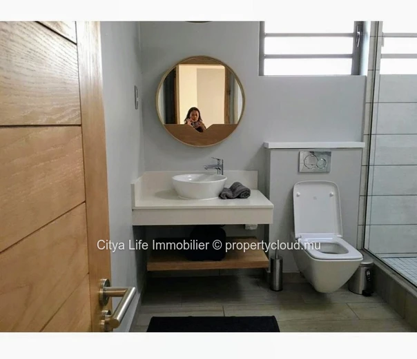 Duplex de 4 chambres avec piscine privée à vendre à Balaclava