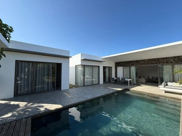 4 Bedroom Villa