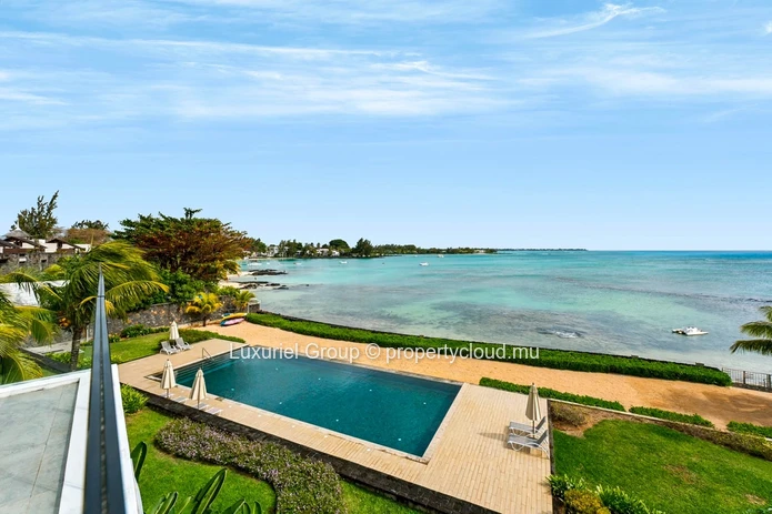 Pereybere – Exceptional Beachfront Penthouse