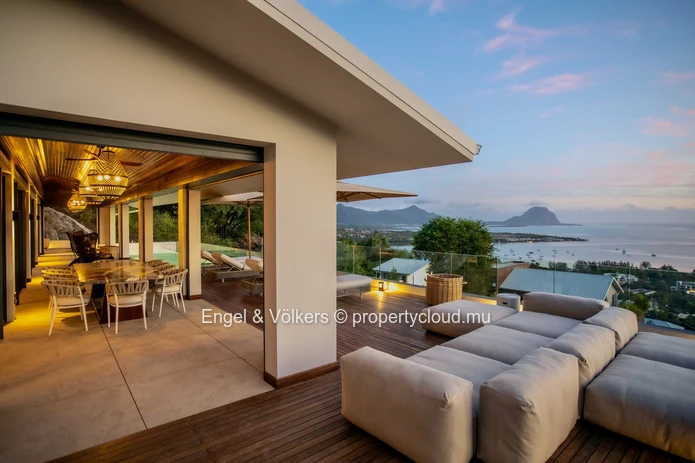 Ultra-Luxury Villa with Panoramic Lagoon Views in Black River, Mauritius