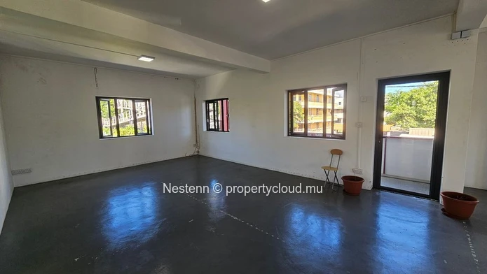 Commercial building of 223m2