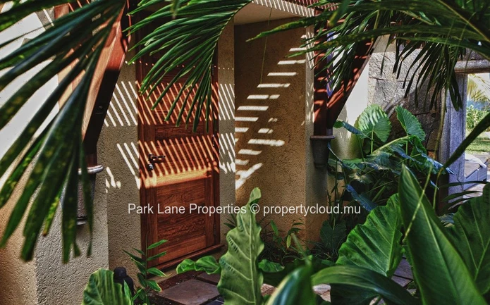 Luxueuse villa 6 càc dans domaine privé avec hôtel 5* en front de mer