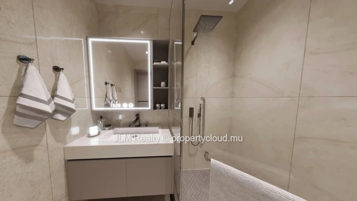 À vendre – Appartement 3 chambres au 2ème étage face à la plage à Pereybere, Île Maurice