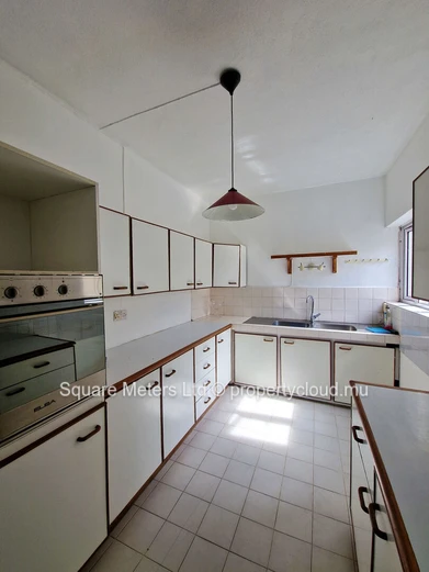 Live in the Heart of Curepipe – 3-Bedroom Apartment with Lift & Covered Garage (Sole Mandate)