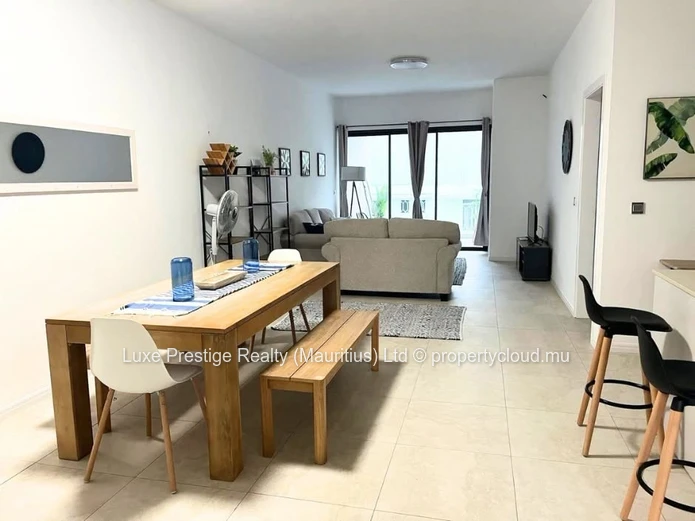 3-Bedroom Apartment for Rent in Pereybère | Communal Pool | 2 Minutes from Pereybère Beach