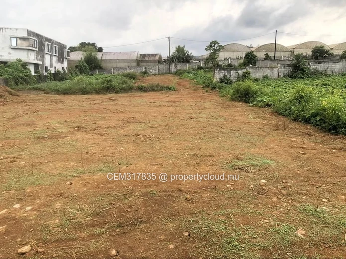 Terrain Résidentiel à Vendre 5,59 Perches Chacun – La Marie, Vacoas 