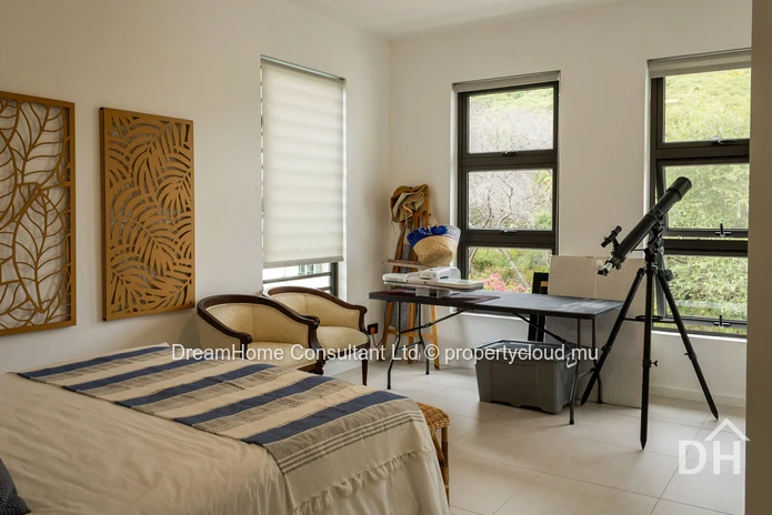 Élégant Penthouse de 3 Chambres avec Vue sur l'Océan & Jacuzzi | Tamarin
