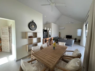4 Bedroom Villa