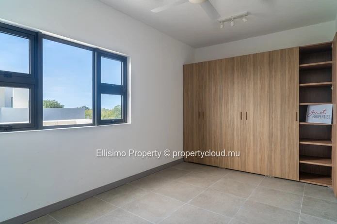 Penthouse Spacieux avec Piscine Privative