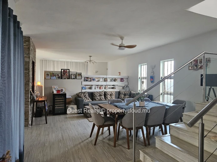 Villa 3 Chambres avec Piscine Privée & Jardin – Albion