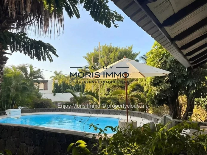Modern Villa with Swimming Pool – For rent in Calodyne