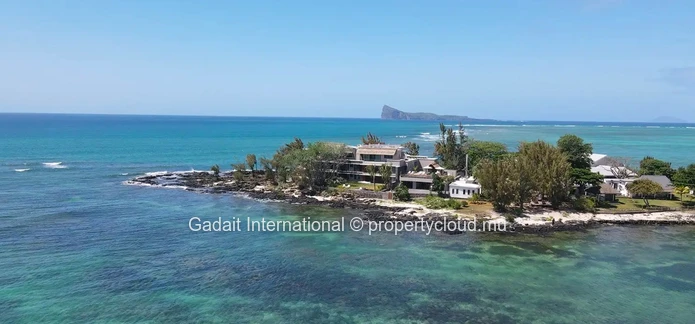 Villa pieds dans l'eau à louer – Pointe d'Azur, vue panoramique Coin de Mire & Îles du Nord