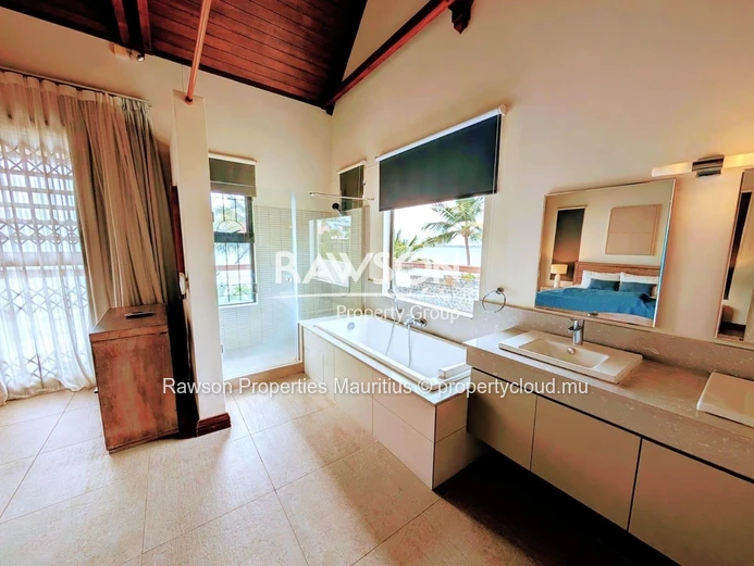 Beachfront Villa | 3 Bedrooms, Office | Pointe Aux Canonniers | €4,700