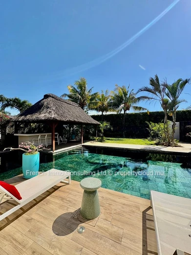 Villa d'exception, 495 M2 habitable, 1040 M2 de jardin tropical a Pereybere 