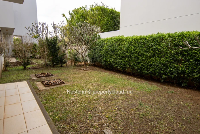 Appartement meublé au rez-de-chaussée avec 3 chambres et jardin 