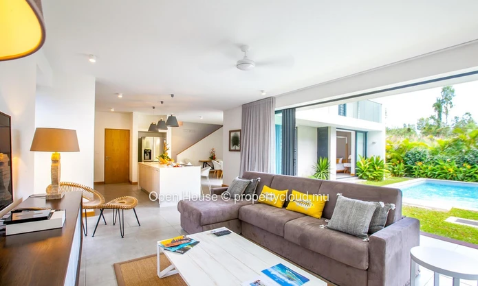 VILLA PDS à vendre, RIVIERE NOIRE, 248m², terrain 688m², 4 chambres, piscine privée, options web, accessible aux étra...