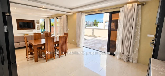 To rent: House of 260 m² in Pointe aux Piments 