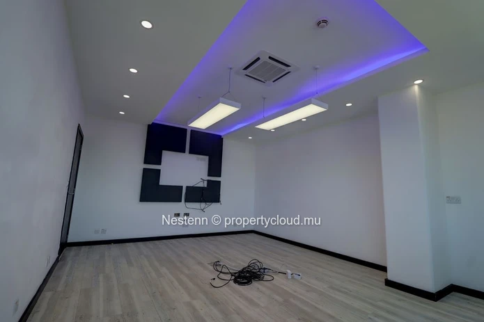 Modern Office Space for Rent – 302.20 m²