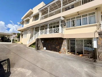 10 Bedroom House