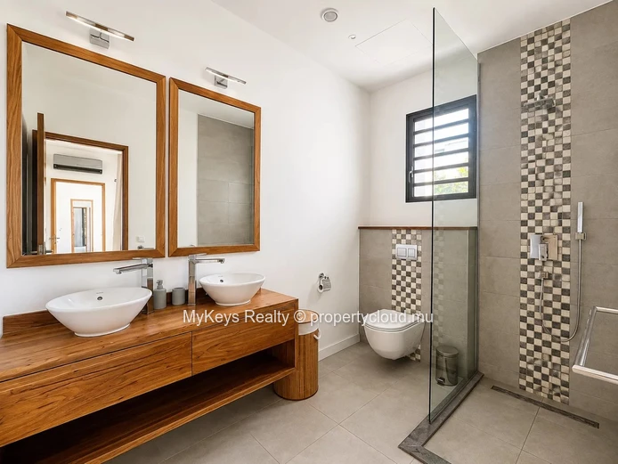 Exceptional 5-Bedroom Villa for Rent - Tamarin