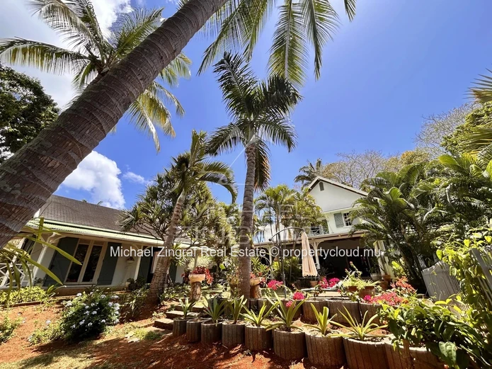 Colonial-Style Villa in Pointe aux Canonniers