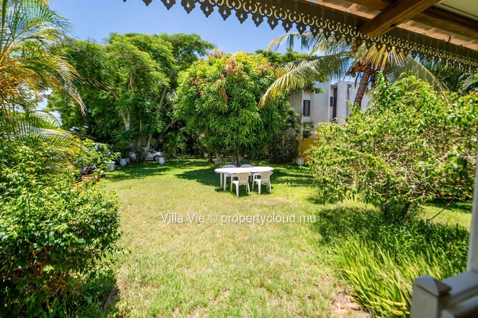 Péreybère - Charmante maison familiale avec studio et grand terrain tropical arboré