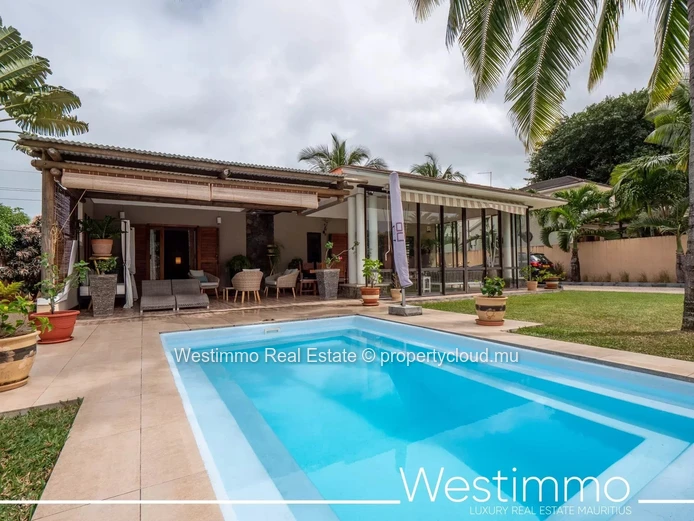 Maison familiale de 5 chambres avec piscine et jardin à Vendre à RIVIERE NOIRE