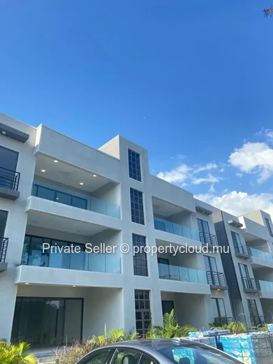 3-Bedroom Penthouse with Private Rooftop & Sea/Mountain Views – Les Voiles, Grand Baie/Pereybere