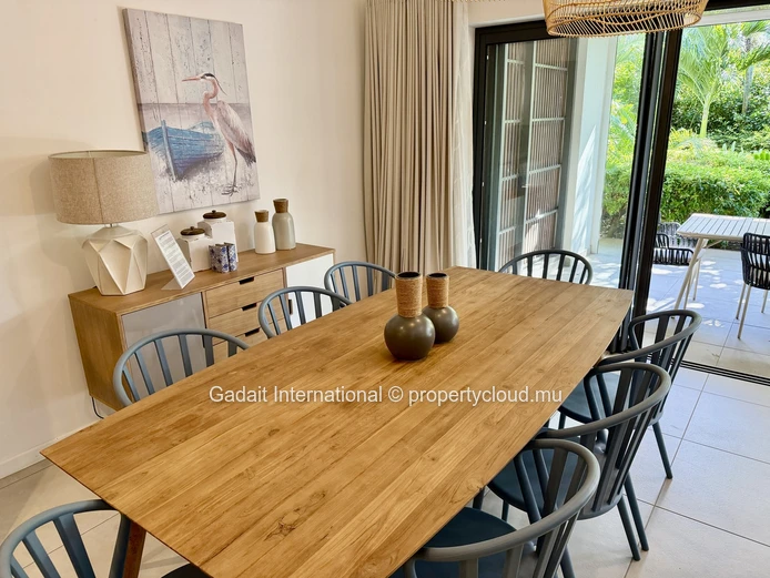 Appartement 3 chambres en rez-de-jardin avec grande terrasse couverte – Pointe aux Canonniers