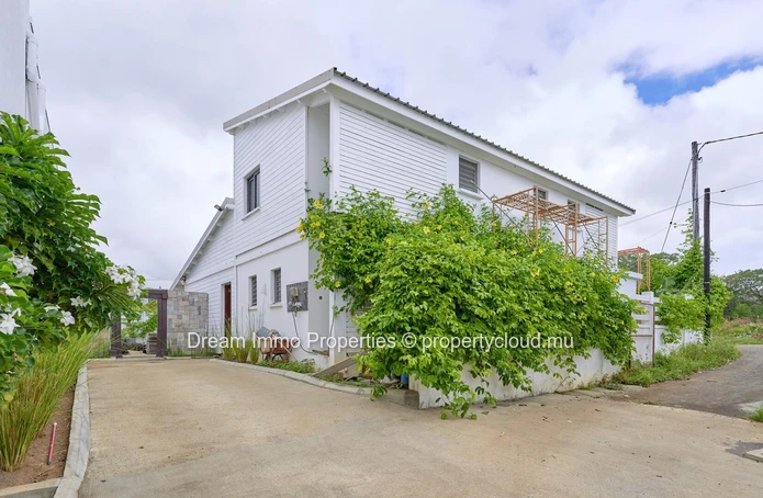 New Villa With Private Pool Close To The Beach In Grand Baie - Mauritius