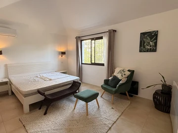 6 Bedroom Villa