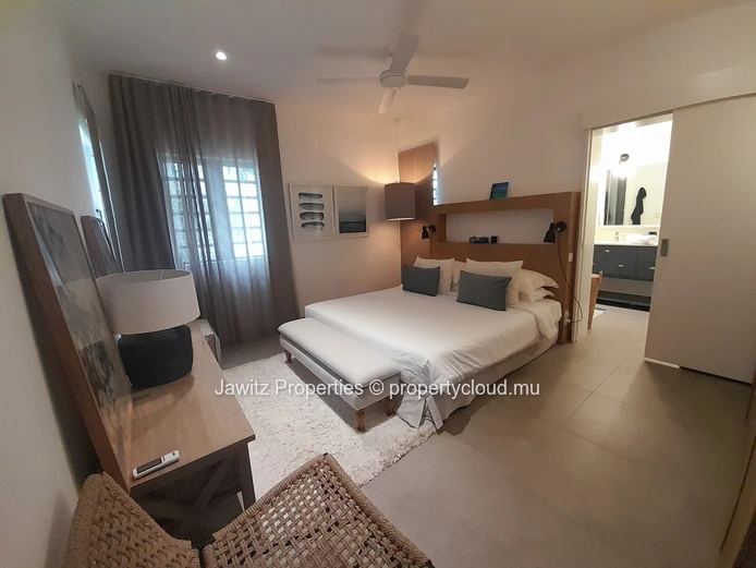 Effortless Island Living: Sea View 3 Bedroom Apartment