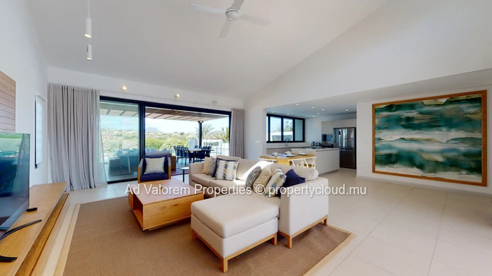 Penthouse sur l'eau, disponible aux etrangers