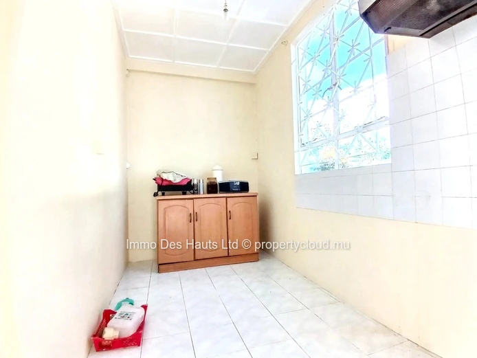 8 Bedroom House unfurnished for sale Curepipe 