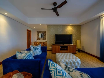 5 Bedroom Villa