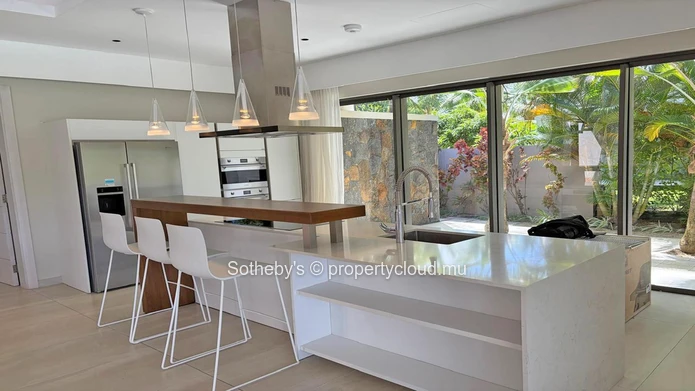 Villa White Light