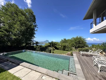 5 Bedroom Villa