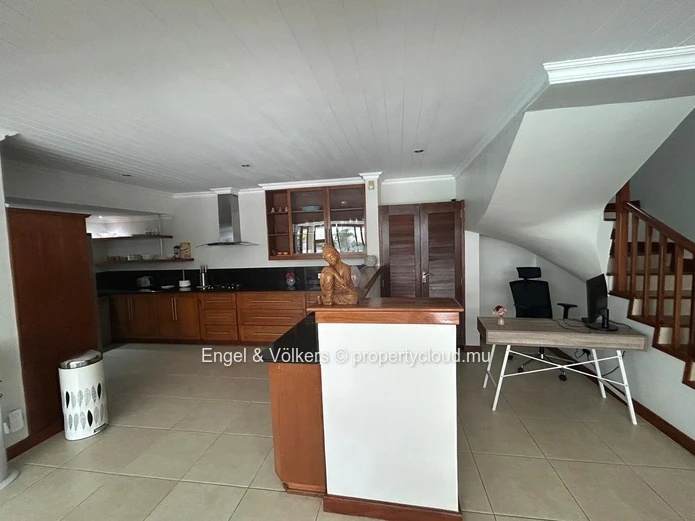 For Rent – Spacious 3-Bedroom Villa with Private Pool in a Secure Residence, Pereybere