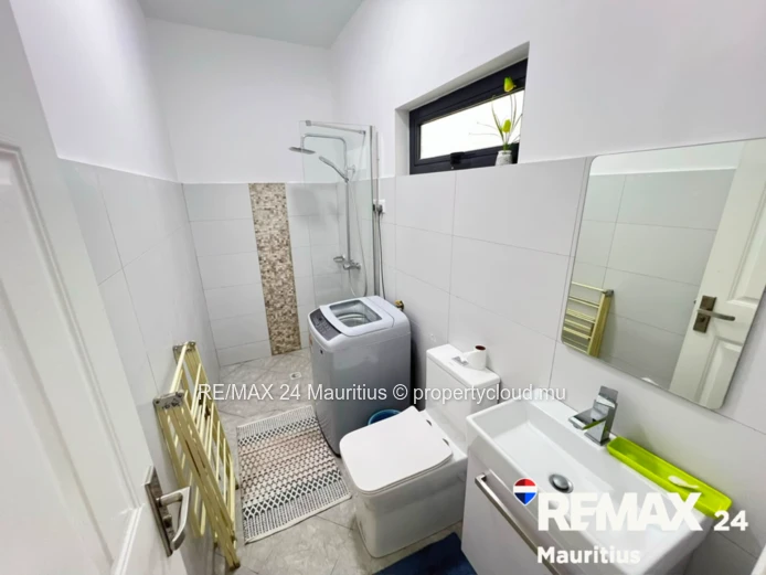 Modern 3-Bedroom En-Suite Villa with Private Pool | Pointe aux Biches Steps from the Beach, Tucked i