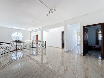 7 Bedroom House